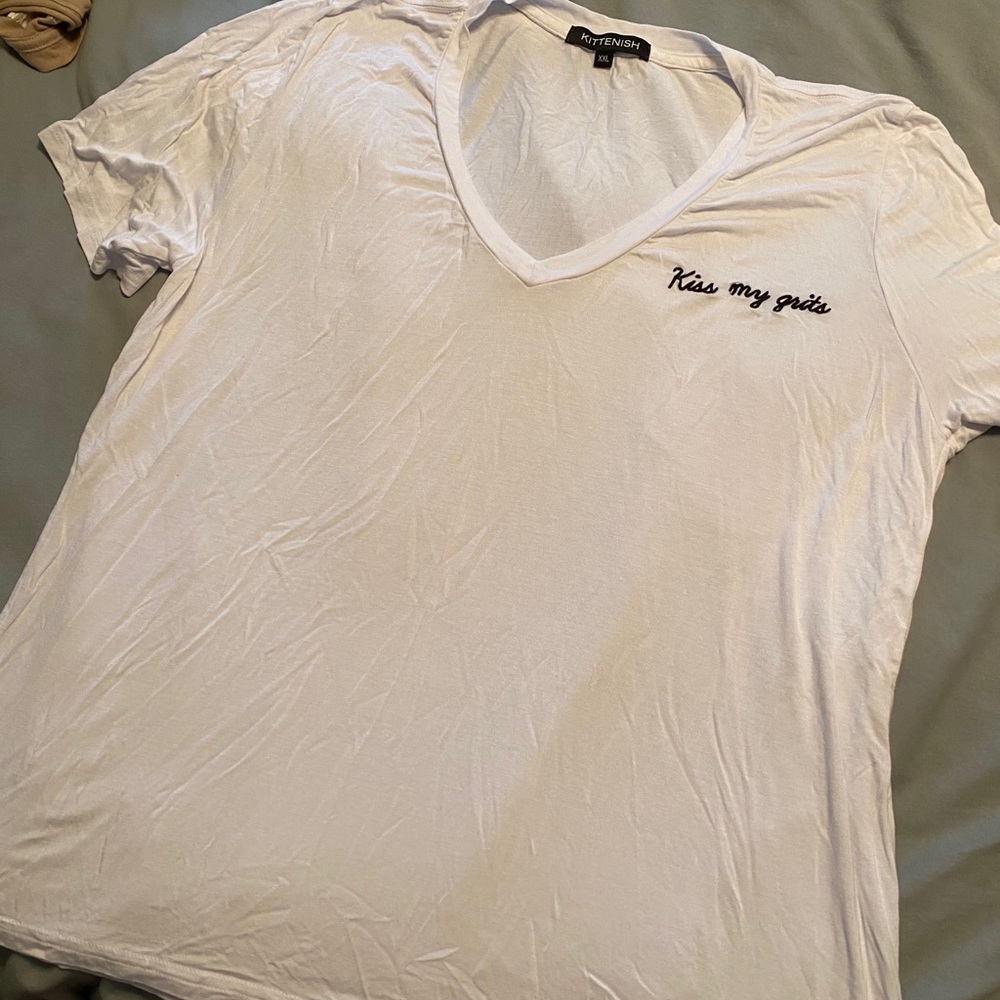 Kittenish Kiss my grits tee